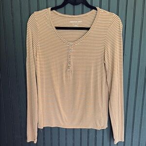 American Eagle Outfitters Tan Fitted Long Sleeve Blouse